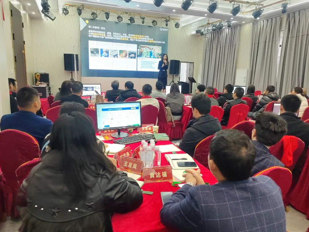 全鋁行業(yè)成長電商活動(dòng) 打造萬家家居標(biāo)桿企業(yè)！——共推南海大瀝全鋁家居產(chǎn)業(yè)高質(zhì)量發(fā)展